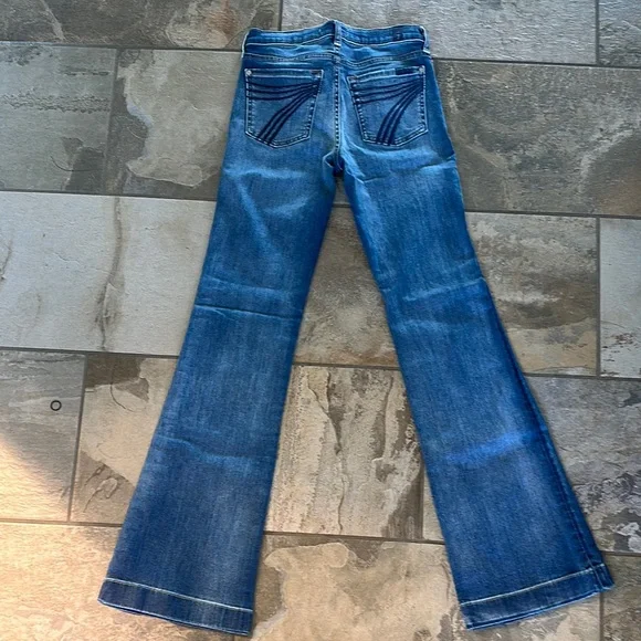 7FAMK Distressed Authentic Light 26x36 - Picture 3 of 7